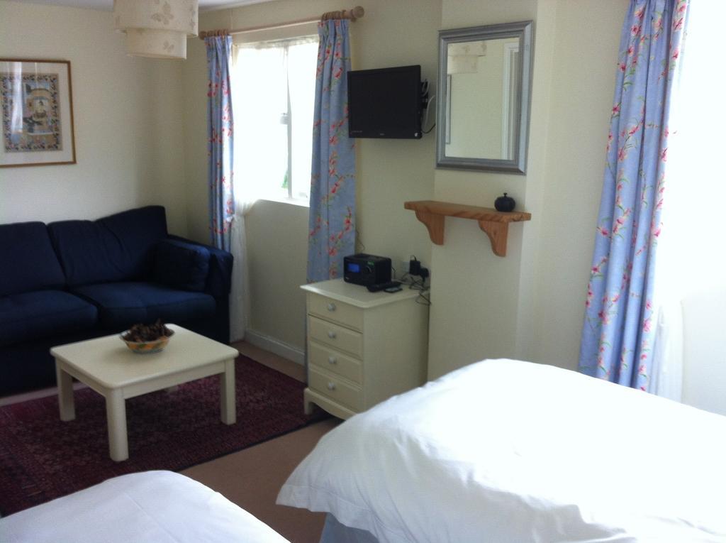 Gunville House B&B Grateley Room photo